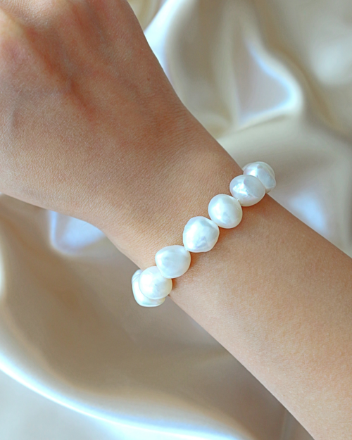 Baroque Genuine Freshwater Pearls Bracelet - The Hen Planner